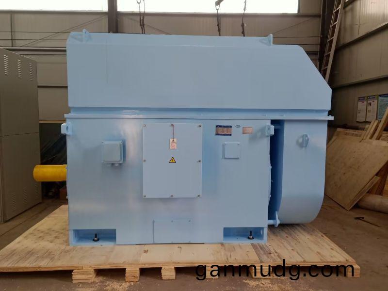 YKK係列(lie)大中(zhong)型高壓三(san)相異(yi)步(bu)電動機(ji)