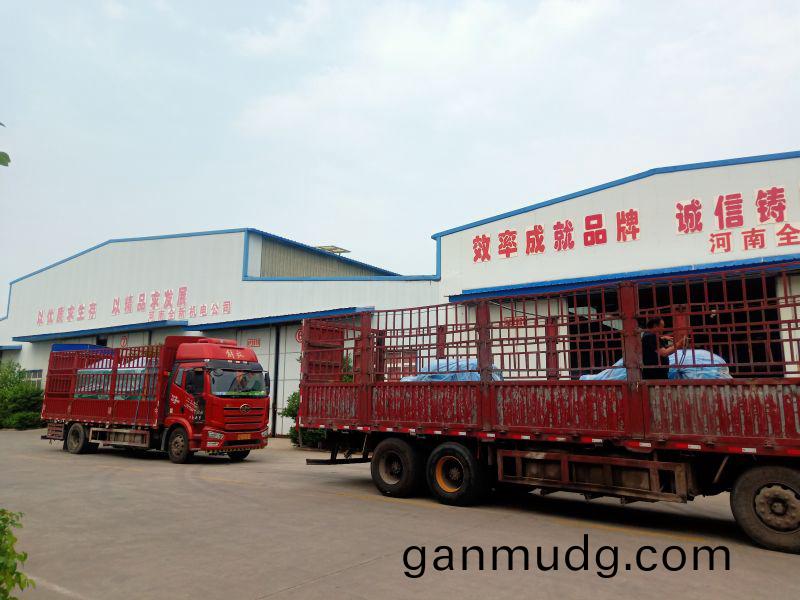 排(pai)隊(dui)髮(fa)貨，兩(liang)車(che)貨(huo)衕時(shi)髮，四(si)檯(tai)630kw電機、啟動(dong)櫃齣髮