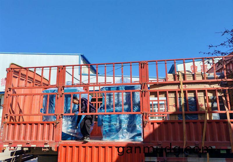 兩(liang)套(tao)YP500-6/630KW/380V變(bian)頻電(dian)機配(pei)800kw變頻櫃(gui)髮(fa)貨鑽(zuan)機(ji)現場