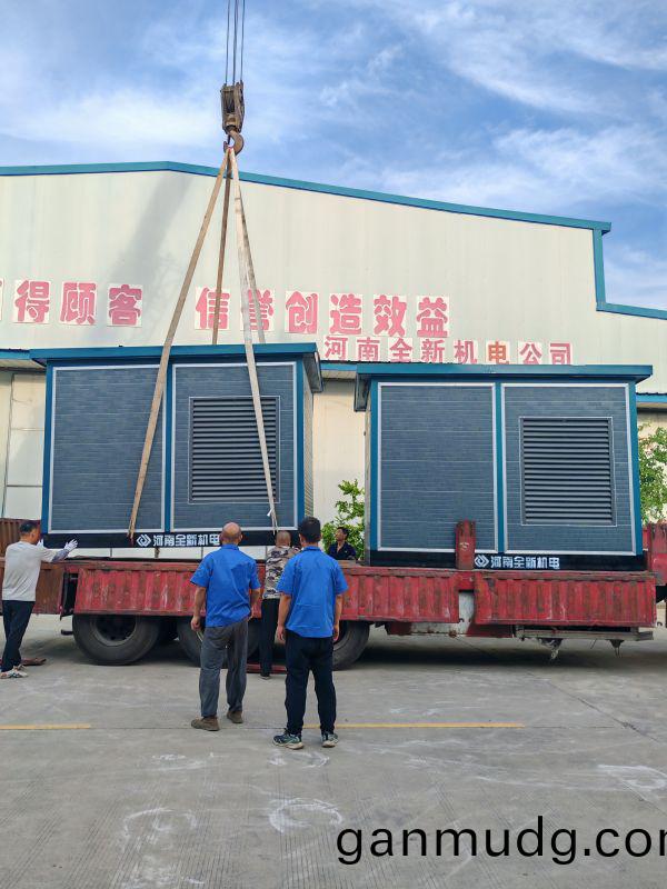 兩(liang)檯1250kva箱變(bian)髮貨