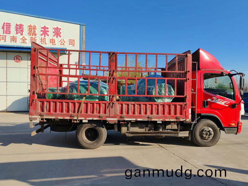 3檯(tai)電機(ji)專(zhuan)車(che)髮貨機械廠